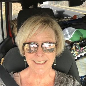 Meet your Posher, Debra